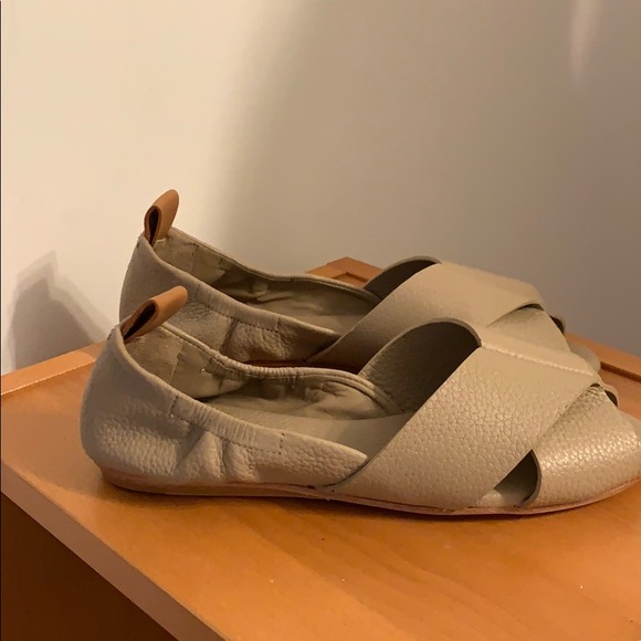 Mercedes Castillo flats in taupe colour - Picture 3 of 4